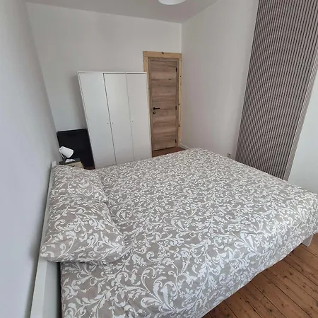 Habitación en casa particular Petit Studio Dans La Rue Du Chateau *